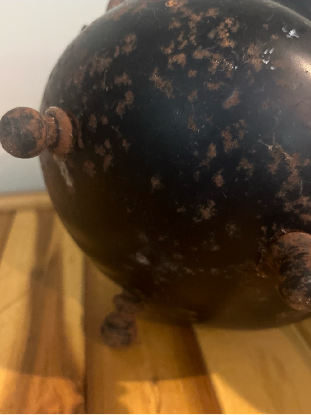 Antique-Style Black Iron Cauldron with Handle - Picture 4 of 7